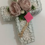 Ikebana na hrob - kríž Spomíname púdrová